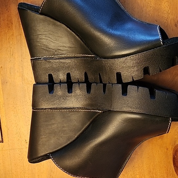 Sbicca Black Platform Sandal New - Picture 5 of 9